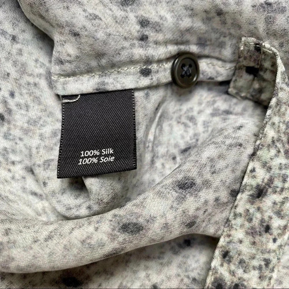 Elizabeth and James Silk Blouse Abstract Print Button Front Long Sleeve Medium - Picture 15 of 16